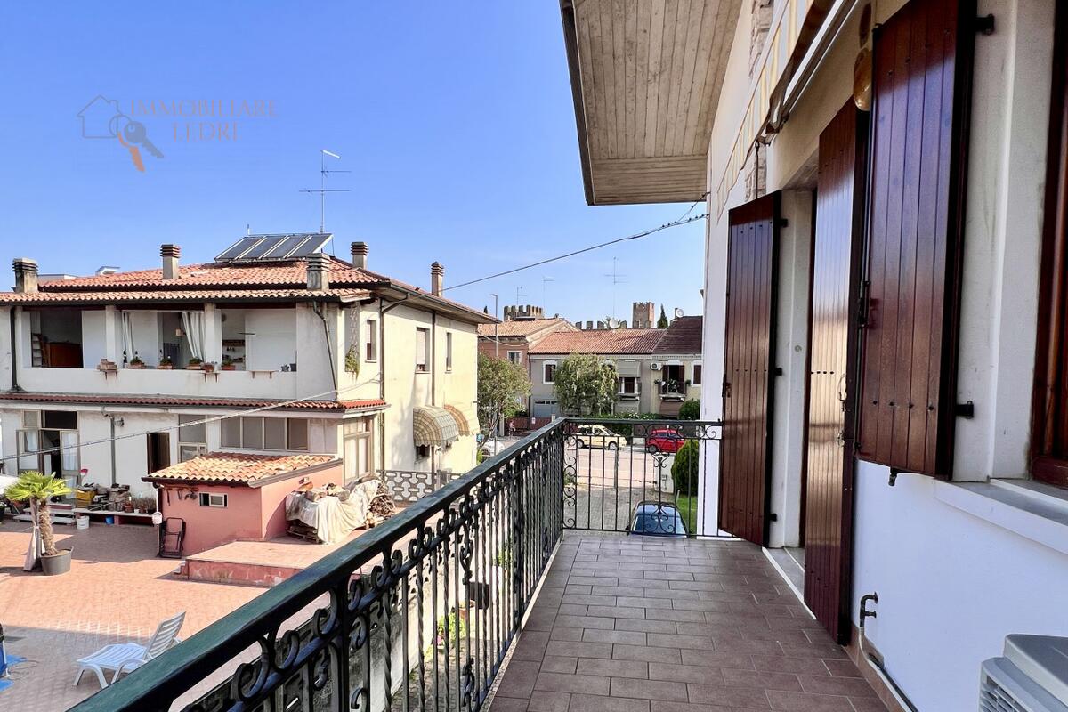 Villa bifamiliare Residenziali in vendita