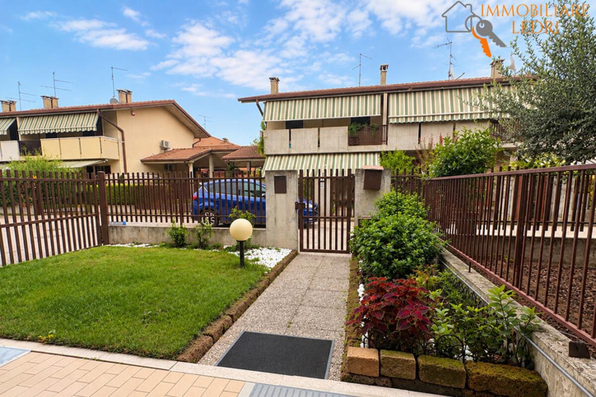 Villa bifamiliare Residenziali in vendita