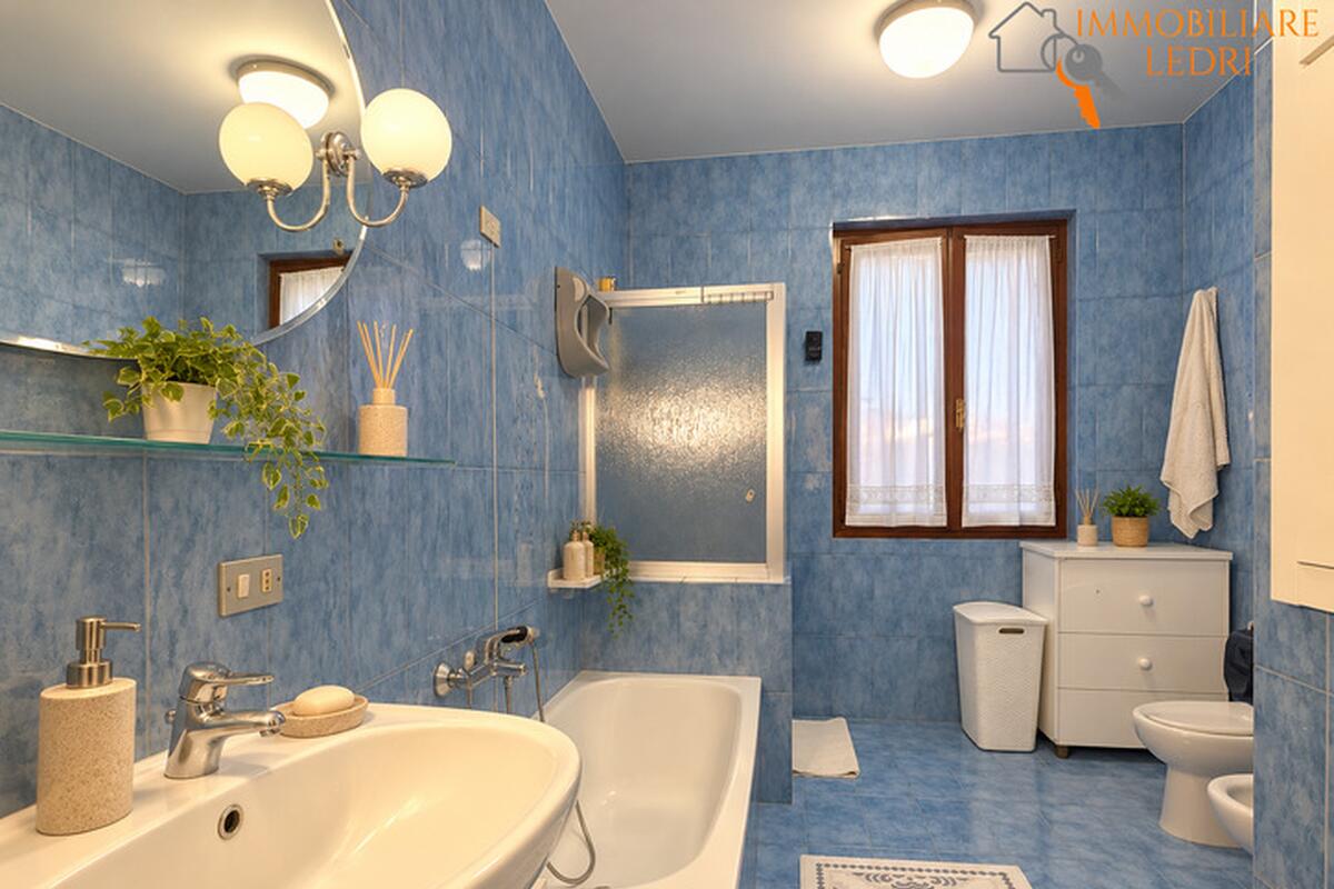 Villa bifamiliare Residenziali in vendita