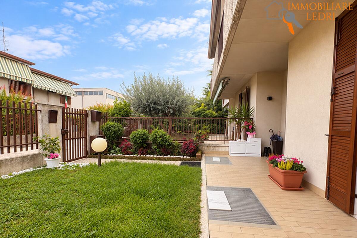 Villa bifamiliare Residenziali in vendita