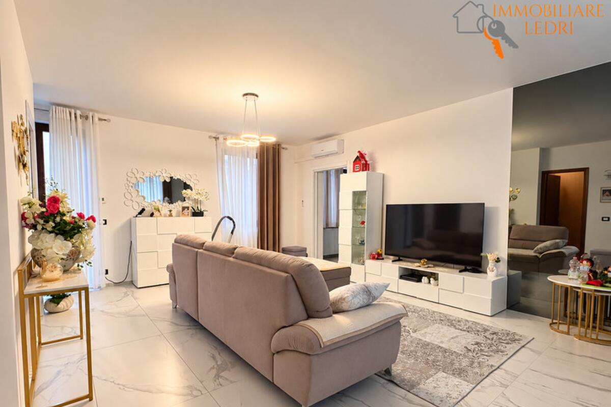 Villa bifamiliare Residenziali in vendita